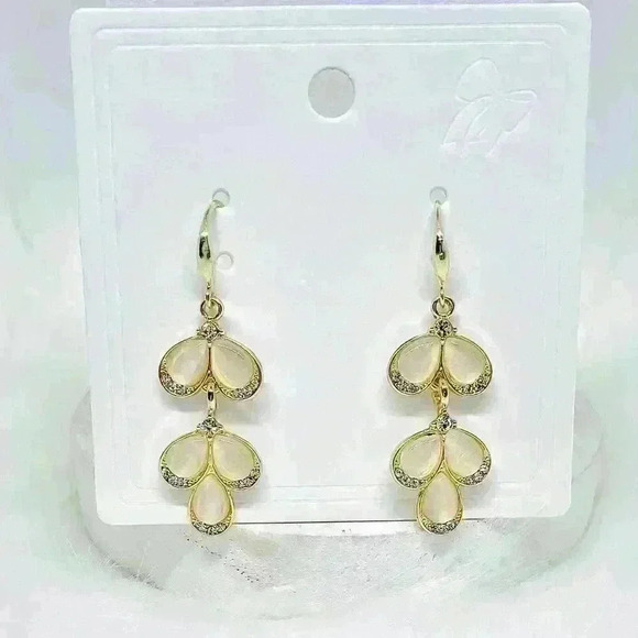 Unbranded Jewelry - Hazel Drop Rhinestones Earrings